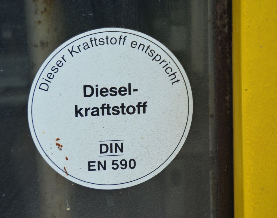 2000 L HOFTANKSTELLE ZÄHLWERK DIESELTANKSTELLE TANKANLAGE in Hessisch Oldendorf