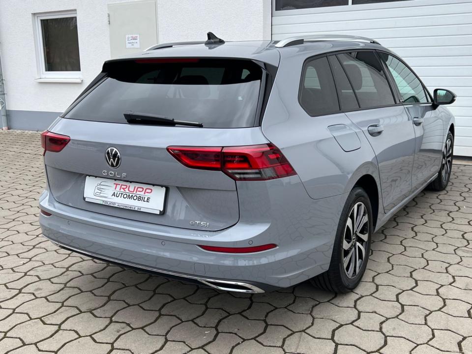 Volkswagen Golf VIII 1.5 eTSI/LED/AHK/Pano/Standh/ACC/R-Kam in Hünfeld
