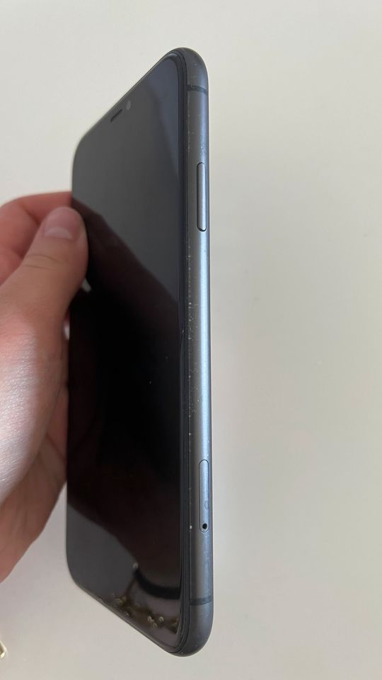 iPhone 11 in schwarz mit 64 gb in Waldsassen