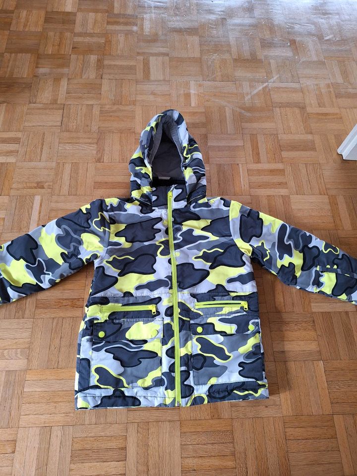 orig. Stella McCartney Kids Skijacke Camouflage Gr. 8 Jahre (fäll in Ottweiler