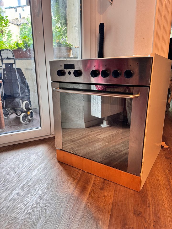 Ikea Einbaubackofen , Backofen Funktioniert zu verschenken in Dortmund