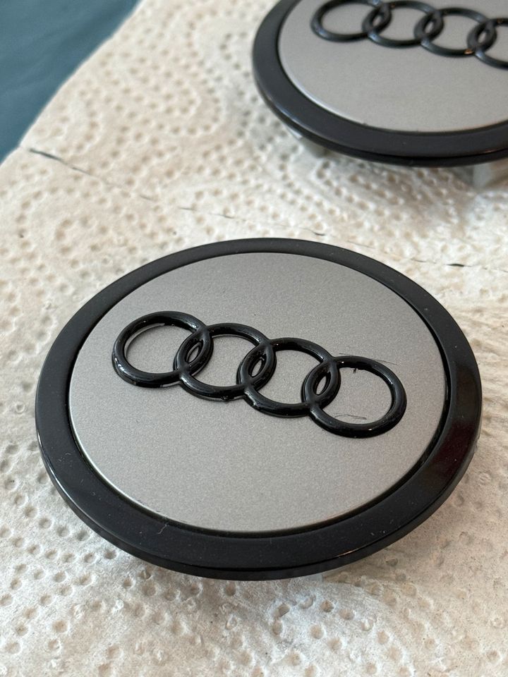 Audi Nabendeckel 69mm Black Edition (Schwarz/Grau) in Chemnitz