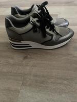 Hübsche Damen Schuhe Gr.40 Schnürer Sneaker Sachsen - Görlitz Vorschau