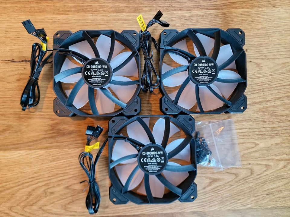 3x CORSAIR iCUE SP120 RGB ELITE Performance 120mm PWM Lüfter in Edingen-Neckarhausen