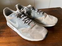 Nike Sportschuh Herren , Größe 42,5, grau Hessen - Biedenkopf Vorschau