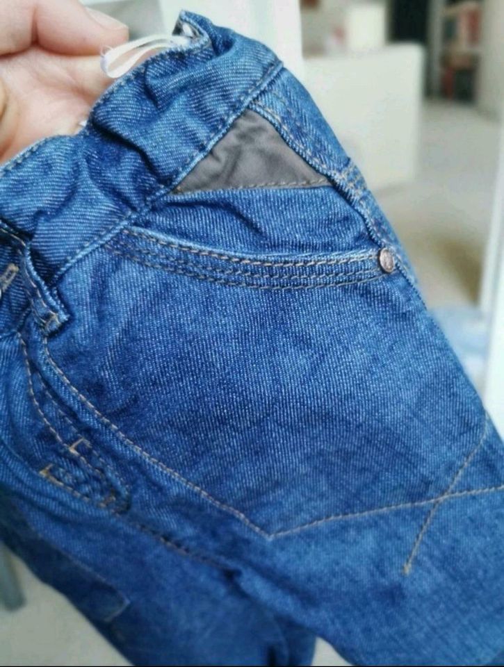 Jeans schmal geschnitten und gefüttert Größe 86 in Starsiedel