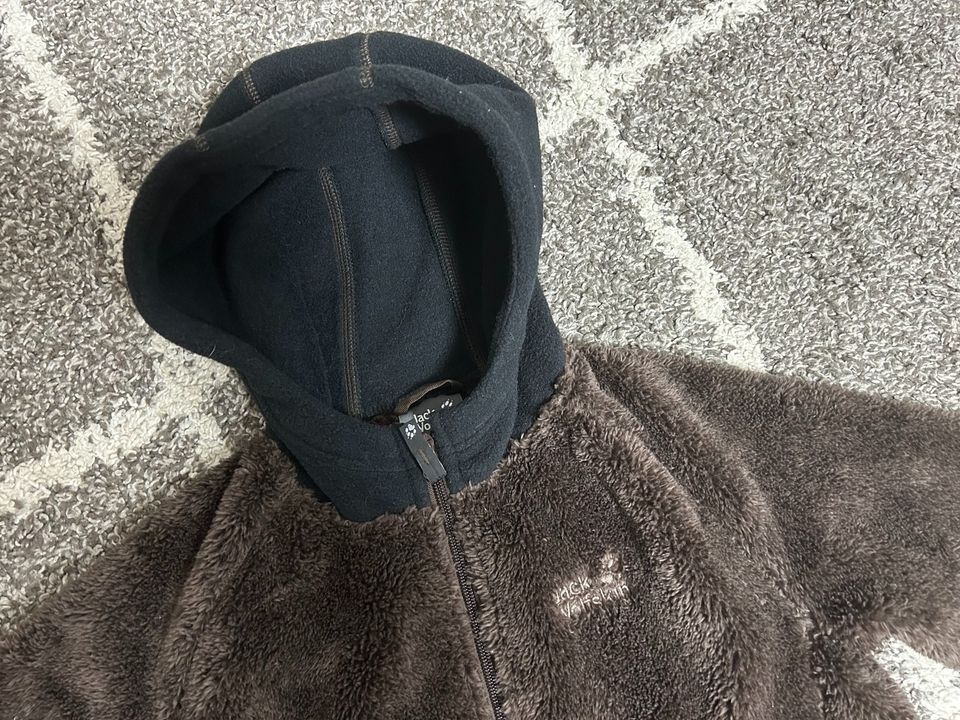 Jack Wolfskin Jacke Fleecejacke Teddyjacke Neu Größe 140 in Breitenfelde