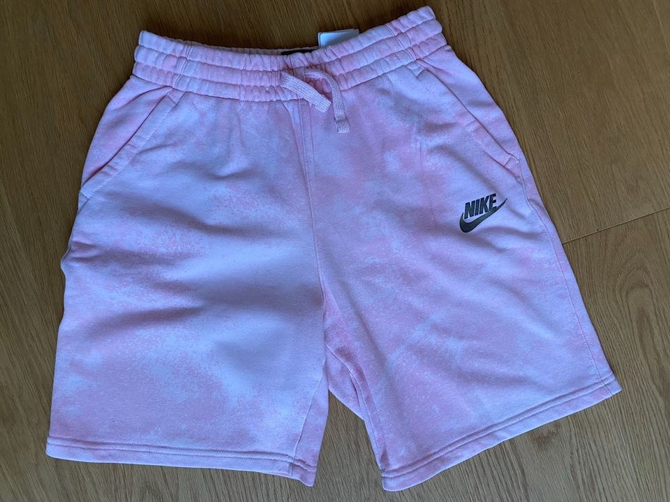 Nike Shorts und Jogginghose Gr 164 (XL) ❤️ in Ratingen