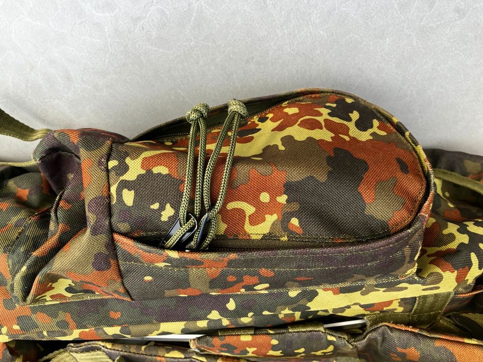 Tourenrucksack Rucksack im Bundeswehr Flecktarn reparaturbedürfti in Kaufering