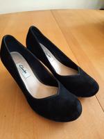 Schuhe Gr. 35,5 schwarz Clarks Hessen - Reinhardshagen Vorschau