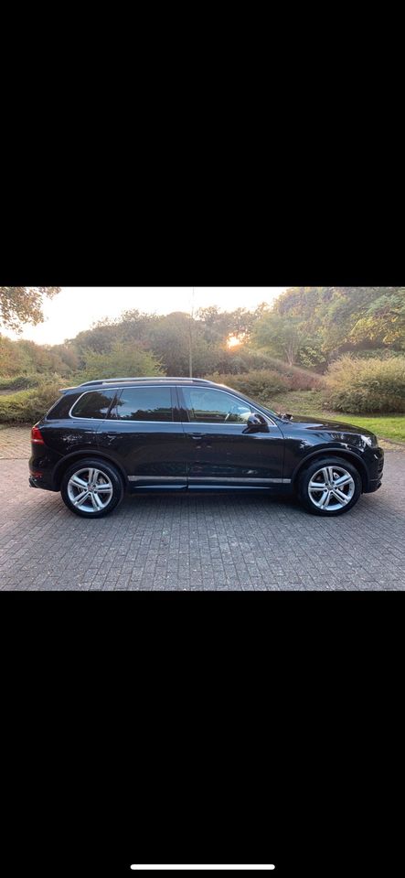 VW Touareg 3.0 V6 TDI Absolute Voll Ausstattung in Paderborn