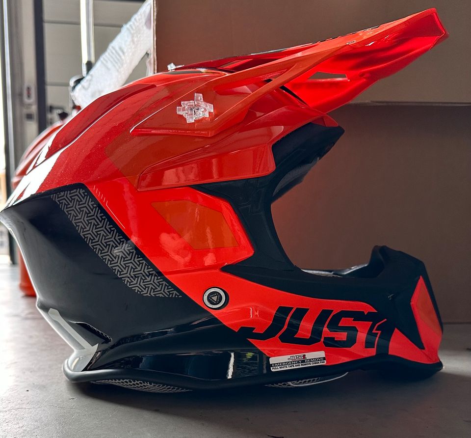 Moto Cross Enduro Helm JUST1 J18 Pulsar Gr. XL in Neuching