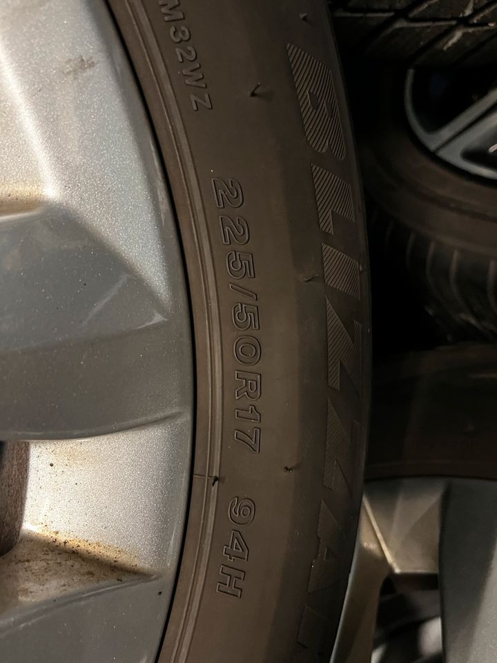 4x Winterreifen Bridgestone 225/50 R17 / orig. MB C-Klasse ET48,5 in Edingen-Neckarhausen