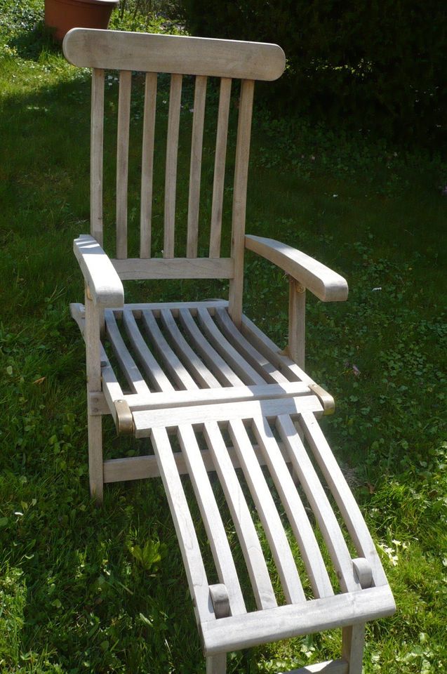 Deckchair Liegestuhl Holz Teak mit neuer Auflage in Biberach an der Riß