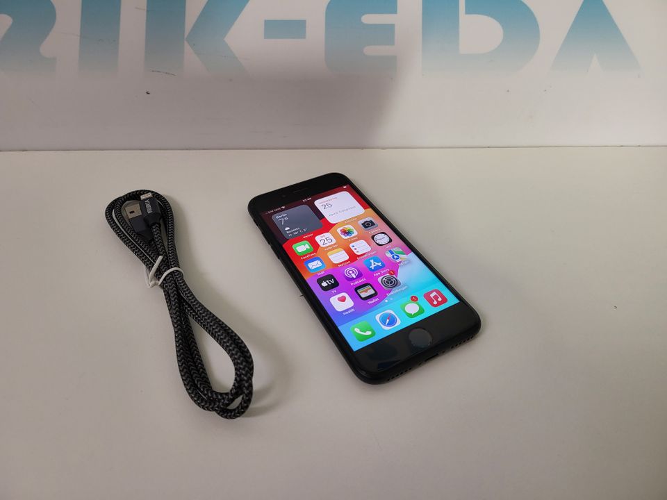 Apple IPhone SE 2.Gen 2020 64GB black SIK-EDV - Gebrauchtgerät 159,00 €* in Bremerhaven