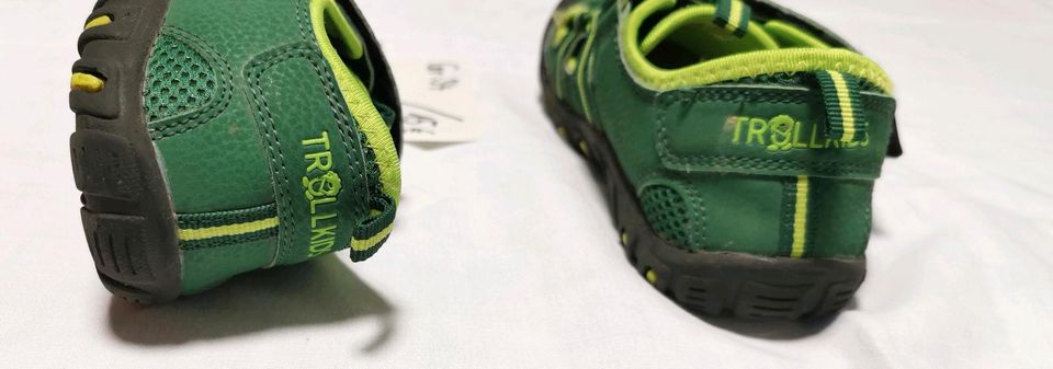 Sportschuh Sandale 34 Asics schwarz Trollkids grün Junge in Salzkotten