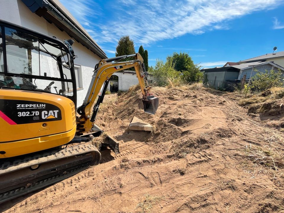 Minibagger CAT 302.7D 3to. mieten leihen Bagger in Schönenberg-Kübelberg