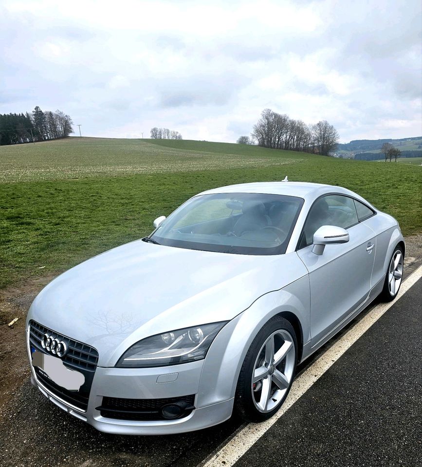 Audi TT 8j 2.0 TFSI mit 250 Ps, mit BRC Gasanlage LPG, TÜV neu in Überlingen