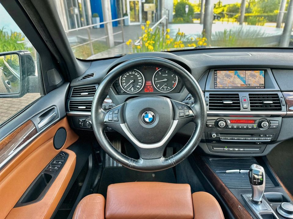 BMW X5 3.5D X-Drive individuell in Duisburg