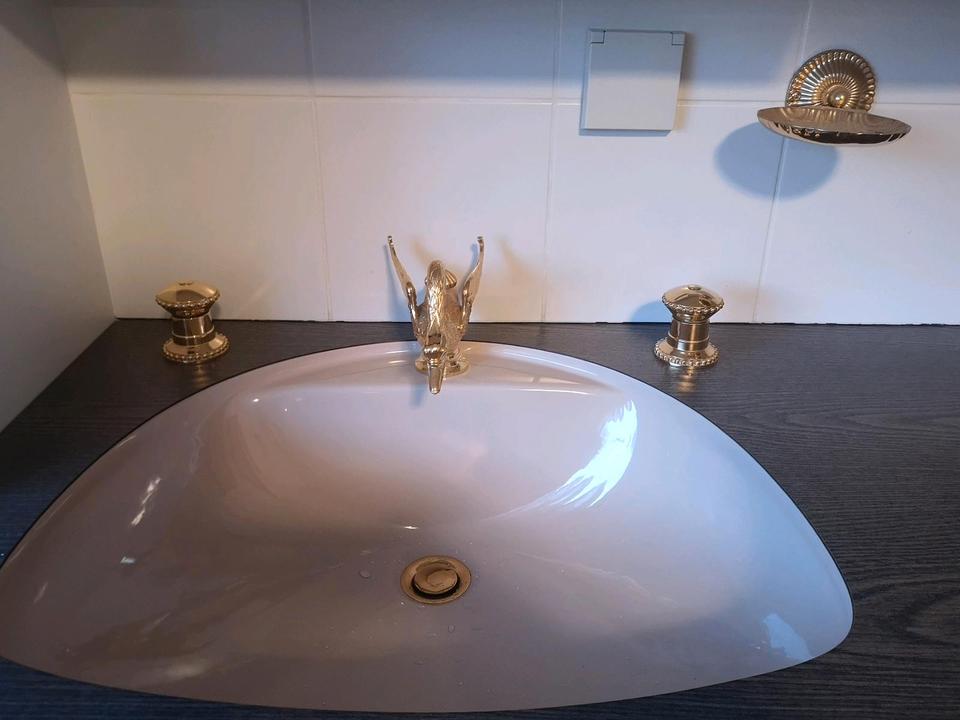 Hochwertiges vergoldetes Wasserhahn-Set (Schwan Design) 2/2450 in Wald-Michelbach