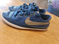 Nike Snaeker Kinderschuhe  Sportschuhe Gr. 30 Niedersachsen - Zeven Vorschau