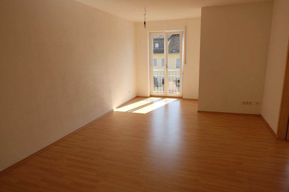 Wohnung: 2 Zimmer, Küche, Bad in Kümmersbruck