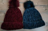 Weiche warme Bommel Mütze Beanie Strickmütze Wollmütze blau rot Hessen - Schöffengrund Vorschau