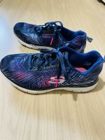 16) Skechers Damen Sportschuhe Gr. 37 gebraucht blau pink lila Niedersachsen - Göttingen Vorschau