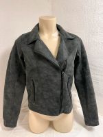 Übergangsjacke  C&A Lederimitat Leder Jacke 164 XS schwarz/grau Frankfurt am Main - Griesheim Vorschau