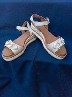 Schicke Ital. Damensommersandalen, Gr. 37,  cremefarb. Leder Sachsen-Anhalt - Magdeburg Vorschau