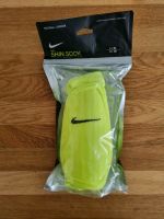 Nike Shin Sock Kinder Jugend Schienbeinschutz Sleeves Socken Größ Nordrhein-Westfalen - Rheinbach Vorschau