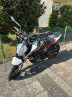 KTM DUKE 125 2020 mit Zubehör Hessen - Darmstadt Vorschau