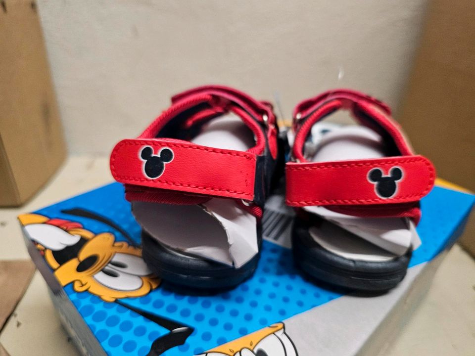 Neue Disney Jungen Sandalen Schlappen Schuhe Gr 28 Rot in Ihringen