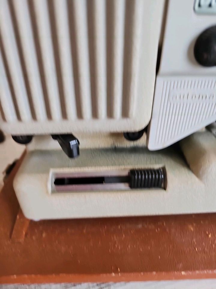 Vintage Filmprojektor 8 mm - Filmprojektor Eumig P8 automatic, Un in Kronach