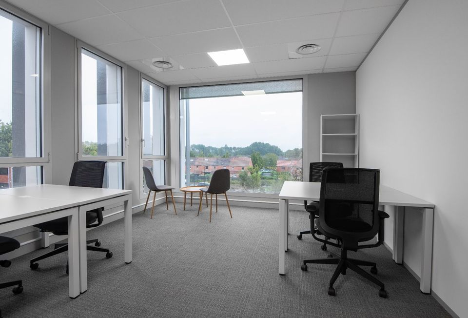 Privater Büroraum für 3 Personen 15 sqm in Regus Business Park in Eschborn