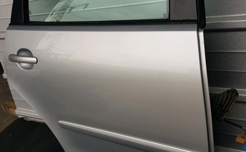 VW Polo 9N 9N3 - Tür hinten Rechts Silber LA7W in Lippstadt