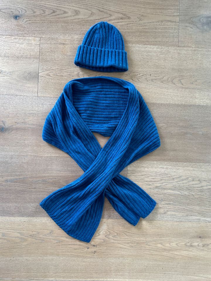 Schal und Mütze blau von TCM *UNGETRAGEN* in Rottweil