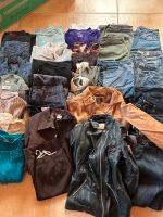 Damen Mädchen Paket Umzugskarton Gr. 36 Lederjacken Jeans Kostüm Niedersachsen - Bad Rothenfelde Vorschau