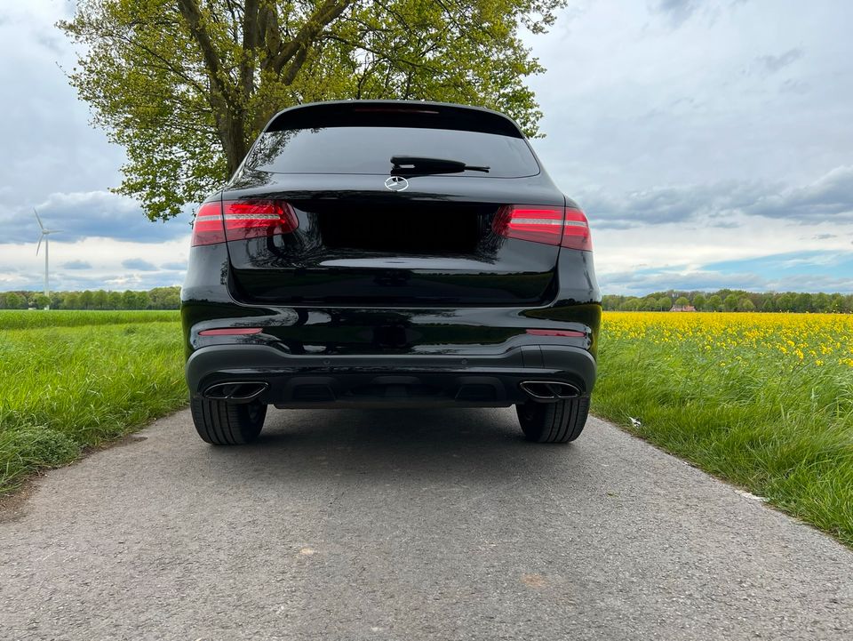 Mercedes GLC 250 4MATIC AMG, Navi, Pano, AHK, LED, 360° Night in Versmold