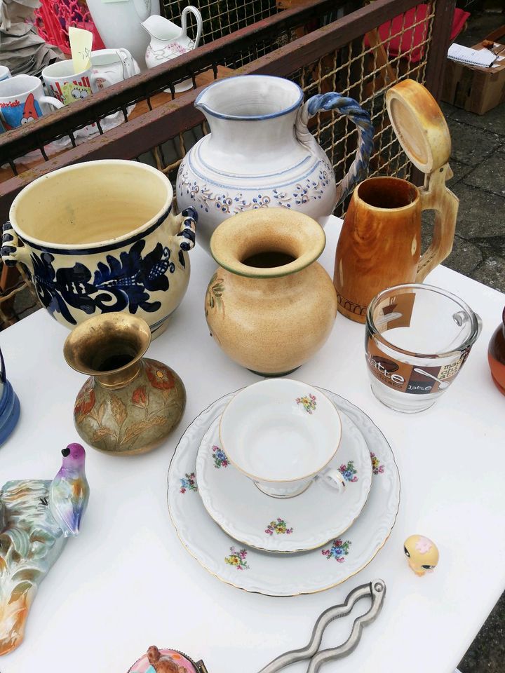 Verschiedene Keramik Vasen, Tassen, Geschirr in Neubrandenburg