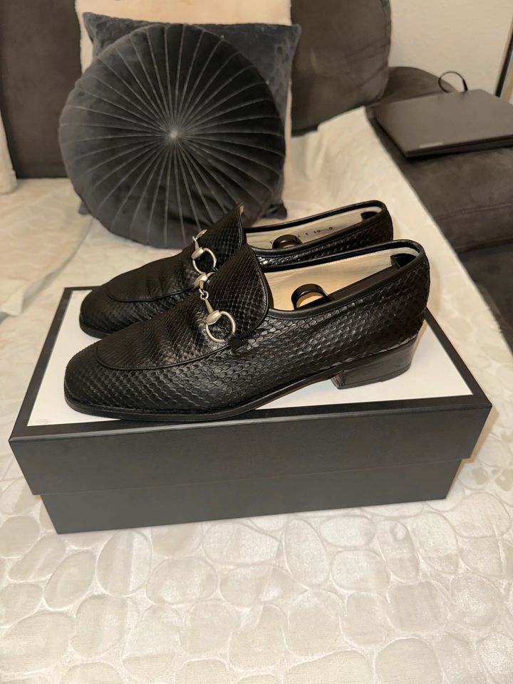 Gucci Loafer Schlangen Optik in Bochum