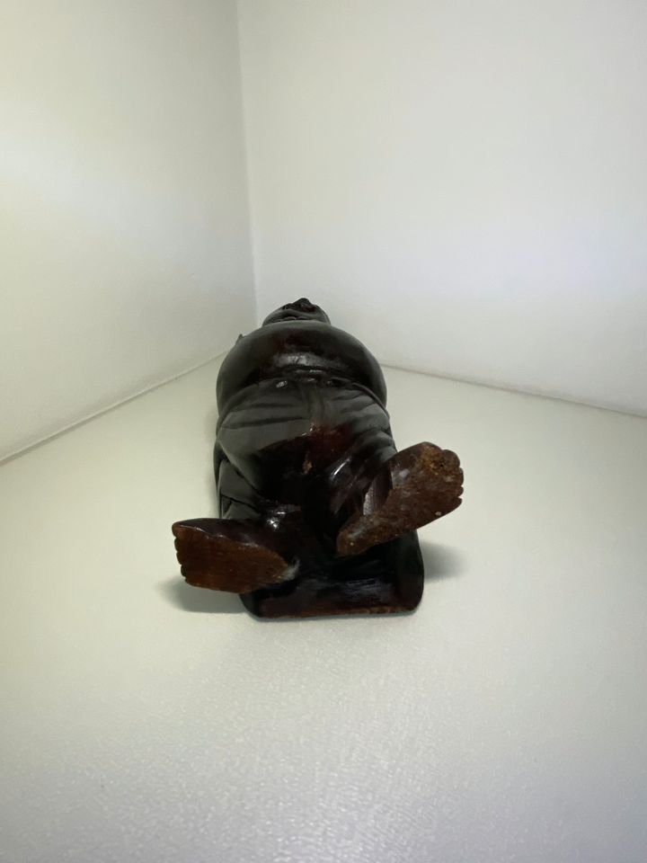 Asiatische Schwarz-Holzfigur "Buddha" 30,5 cm groß in Hamburg