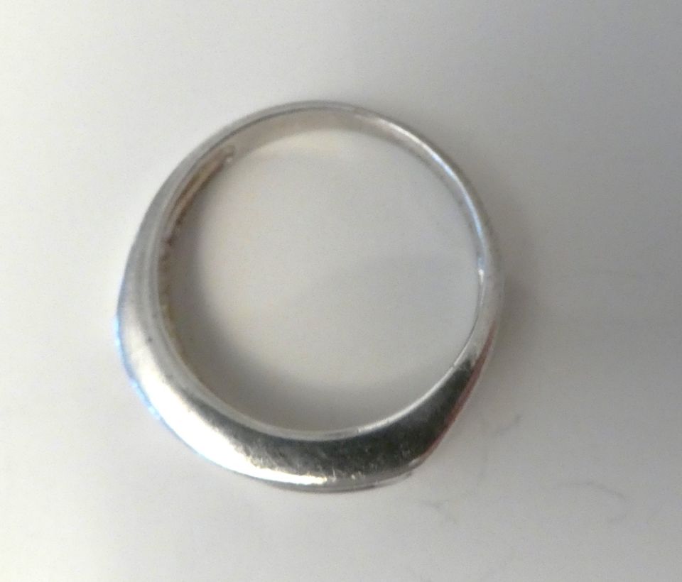 Ring, 925er Sterling-Silber, 3 Zirkonia + 3 Onyx Größe 18/57 in Lübeck
