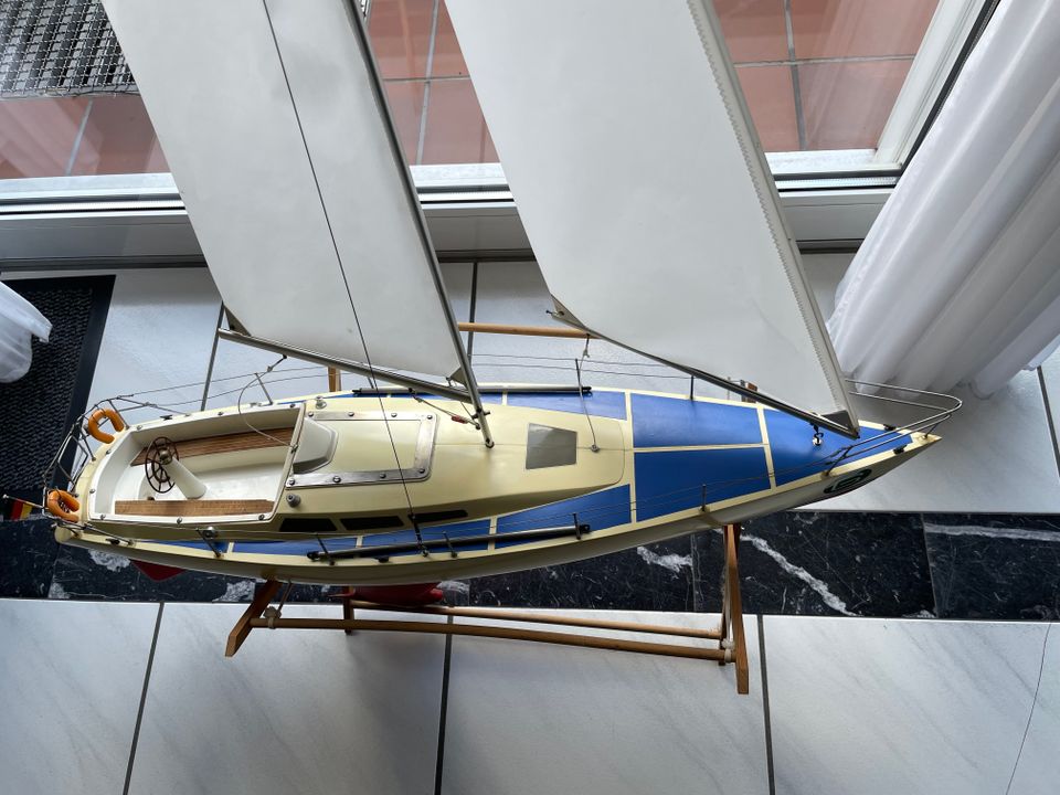 Modell Segelboot „Comtesse“ ferngesteuert in Essen