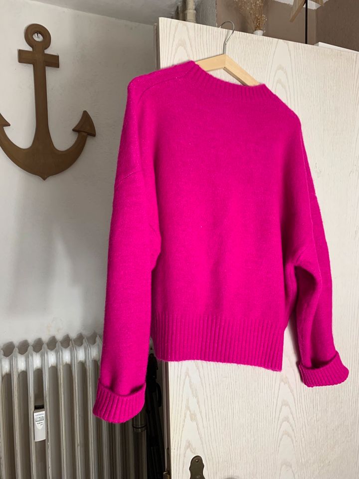 Hot pink shop sweater zara