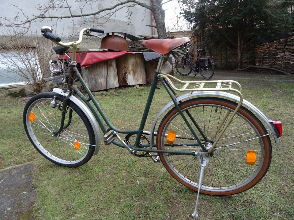 26" altes Diamant Damenfahrrad DDR-Ostalgie-Rad in Moritzburg