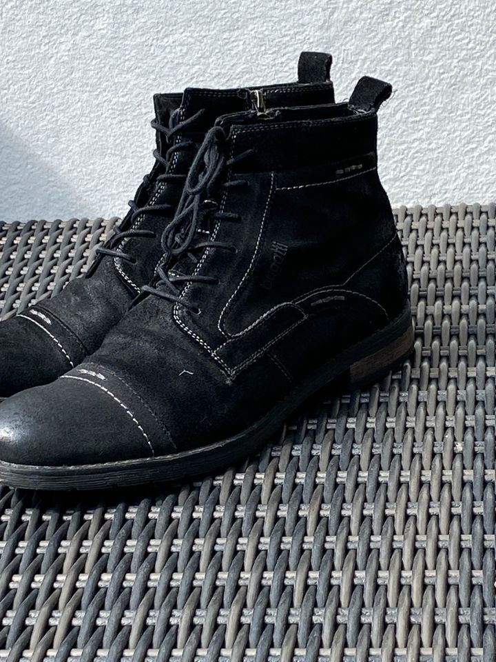 Bugatti weiche Wildleder-Boots, Stiefeletten schwarz Gr. 44 in Bühl