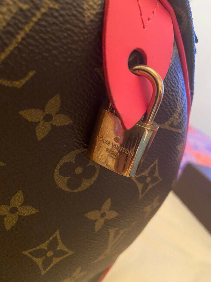 Louis Vuitton Monogram Totem Speedy 30 in Flamingo - Ankauf & Verkauf  Second Hand Designertaschen und Accessoires