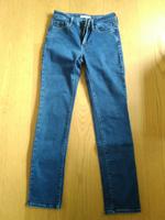Levi's Jeans 712 slim, Größe W25/L30 Hessen - Kriftel Vorschau