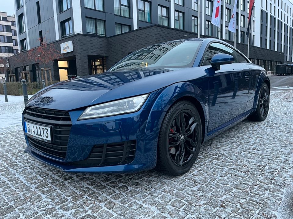 Audi TT 8S Coupe wenig Kilometer 116617 in Berlin